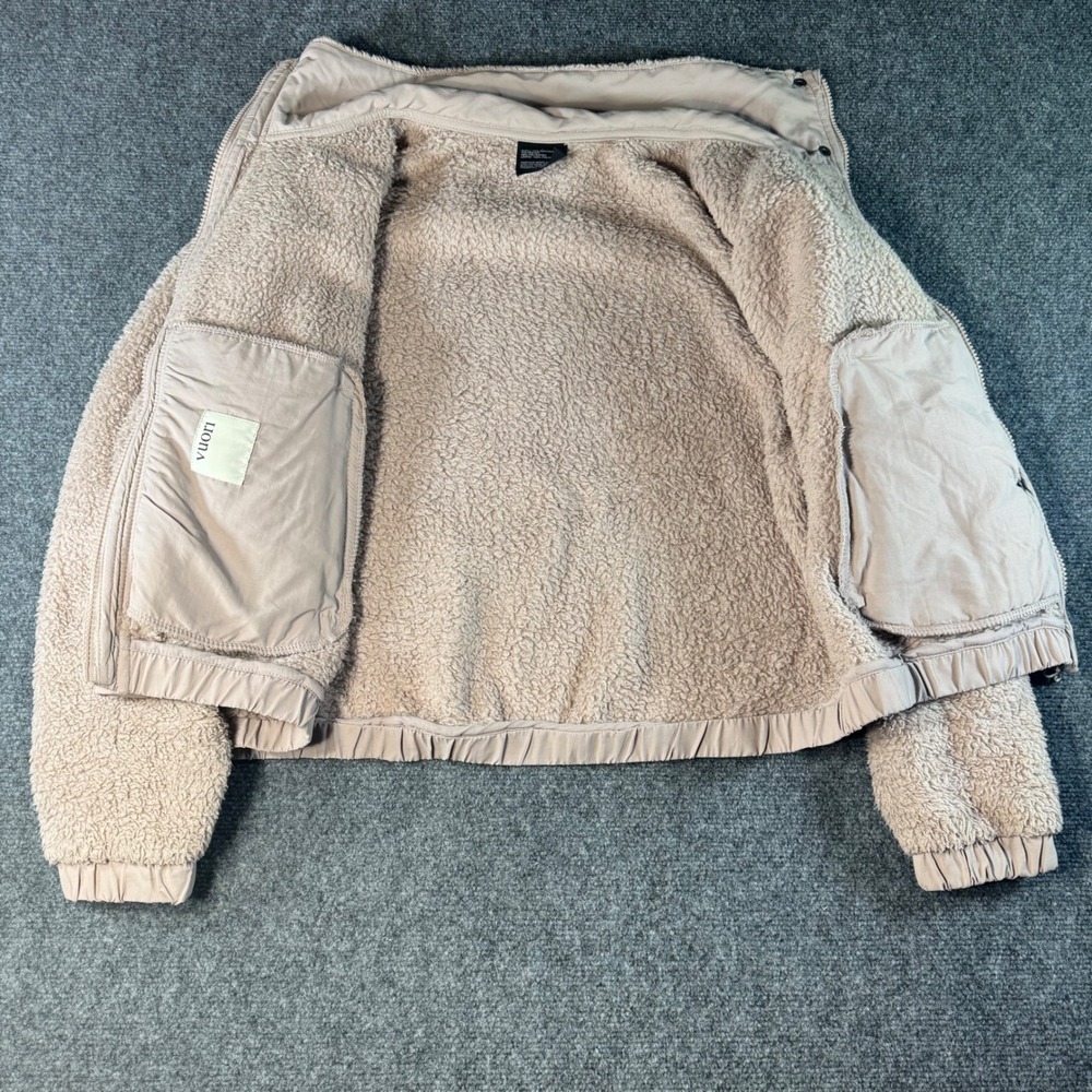 Vuori Alpine Sherpa Jacket Womens Small Beige Tan Full Zip Fleece Mock Neck Logo - Picture 3 of 8